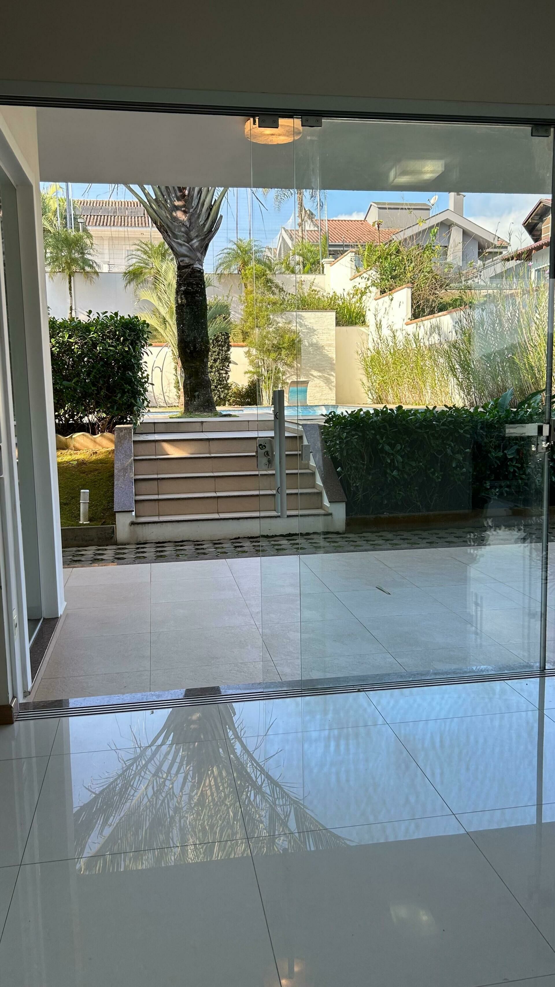 Imagem do Casa com piscina em condomínio Residencial  Fechado no bairro Jaraguá Esquerdo